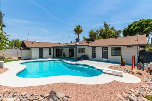 Amazing Mesa Home with Basement! Sleeps 18! - Housity