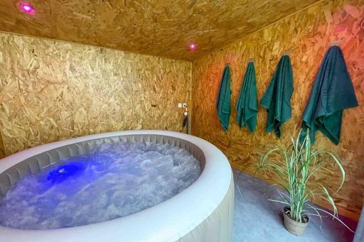 SPA - 4 Pers - NETFLIX - Gare - Parking - Housity