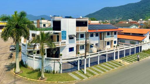 Vila Lorenzi & Apartamentos - Housity