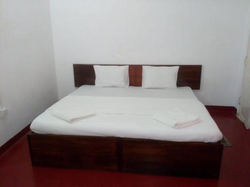 Midland Hotel Rooms Kanampella - Housity