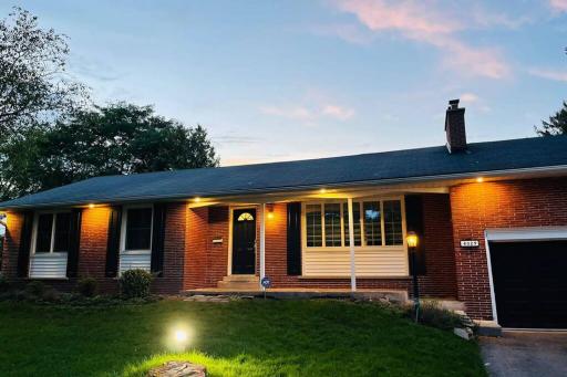 Gorgeous and Luxurious The Cottage at Spruce - Housity