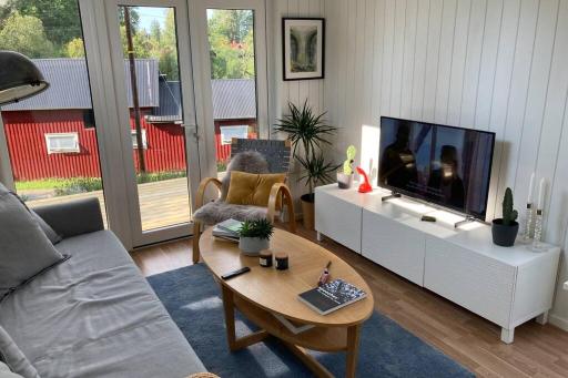 Cabin in the woods, close to Lake Mälaren - Housity