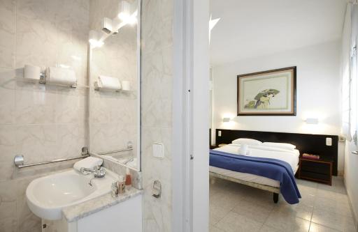 Apartamentos Calvet - Housity