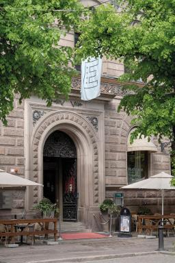 Elite Plaza Hotel - Housity