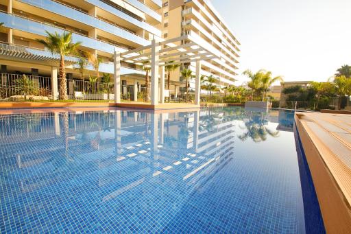 Lovely apartment with pool, AC and a great terrace - Housity