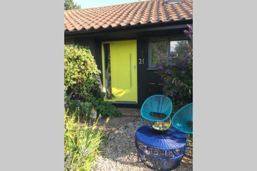 The Yellow Door Whitstable - Peaceful retreat close to beach - Housity
