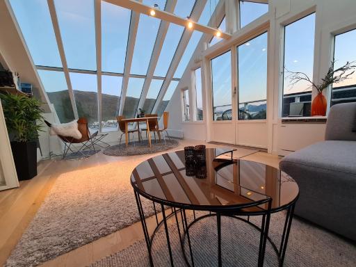 Glass roof private loft in Tromsø - Housity