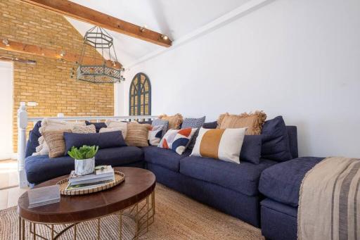 Boutique style 3-bed house with Private Terrace - Housity