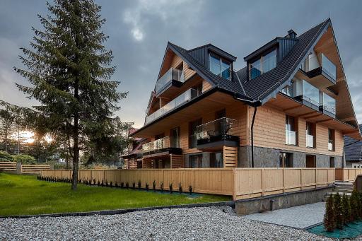 Tatra Square Apartments - Housity
