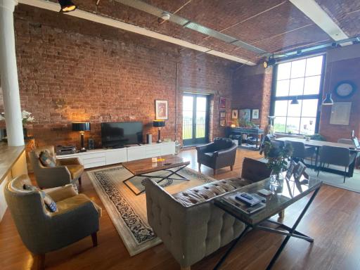 2 Bedroom Loft  overlooking River Clyde - Housity