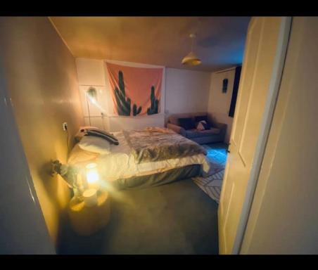 Hot tub & cinema screen on seafront - Housity