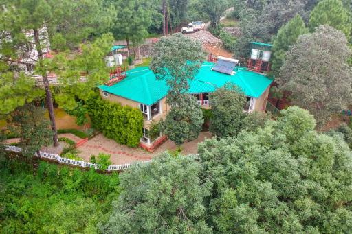 StayVista at Mistletoe House - Indoor & Outdoor Game - Housity