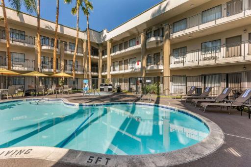 Comfort Inn & Suites Orange County John Wayne Airport - Housity