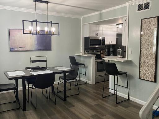 HHI Homes- Newly Renovated Cozy Modern Pet-Friendly Villa-Ideal Location - Housity