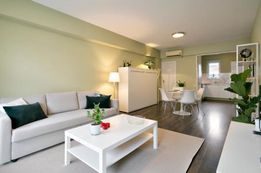 Cosy studio in city center with sunny terrace, free NETFLIX and Wifi - Housity