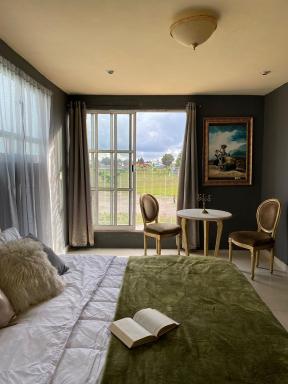 Luxury Suite - Housity