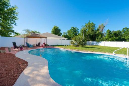 Perfect Gateway to Disney and Retreat Center. - Housity