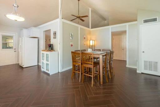 Perfect Gateway to Disney and Retreat Center. - Housity
