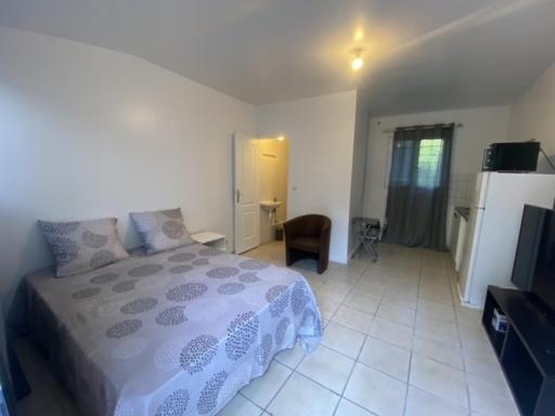 Charming 1-Bed Apartment 20 mins to Paris by train - Housity