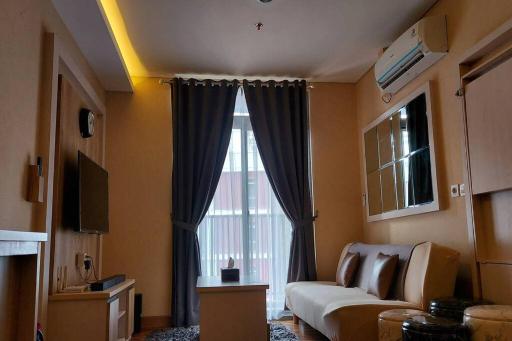 Apt Pejaten Park 1 BR Brown with Netflix, DisneyHot & Swimming Pool - Housity