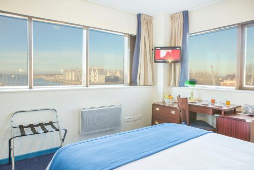Hôtel Les Gens De Mer Dunkerque by Popinns - Housity