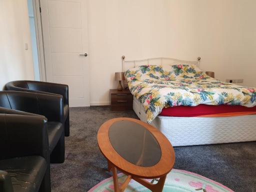 Sarah's Lodges - Housity