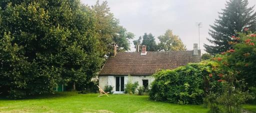 Authentique maison au milieu de son grand jardin - Housity