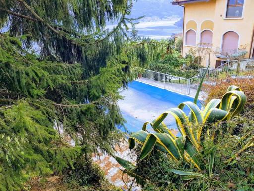 A Kind of Magic - Housity