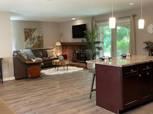 Comfortable 4 bedroom/spacious ranch home. - Housity