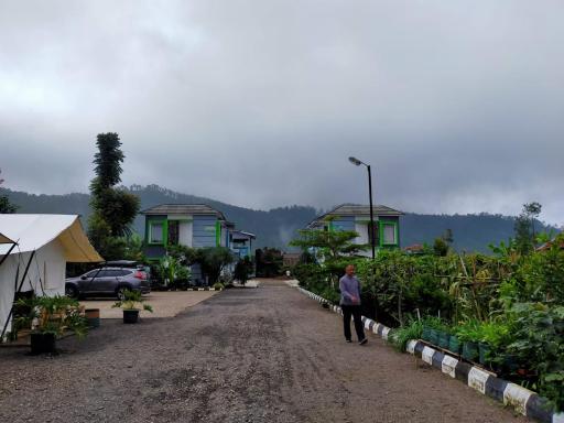 Maulana Hills Syariah Hotel - Housity