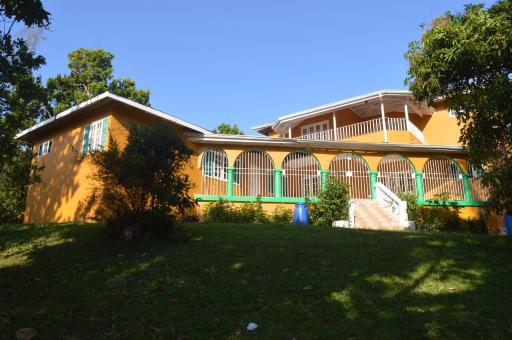 Stunning 3-Bedroom house in Ocho Rios Upton - Housity