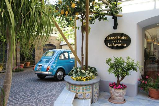Grand Hotel La Favorita - Housity