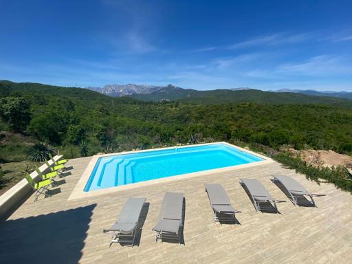 Villa vue mer avec piscine 12 personnes max - Housity