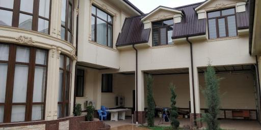 Deluxe House in Center of City - Housity