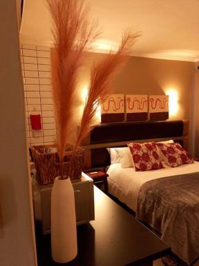 Best overnight with free WiFi. Modern & private - Housity