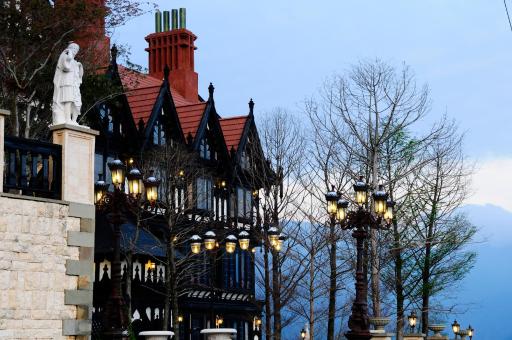 The Old England Manor - Housity