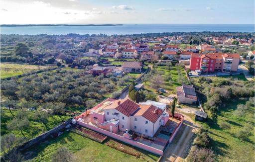 Studio Apartment In Fazana - Housity