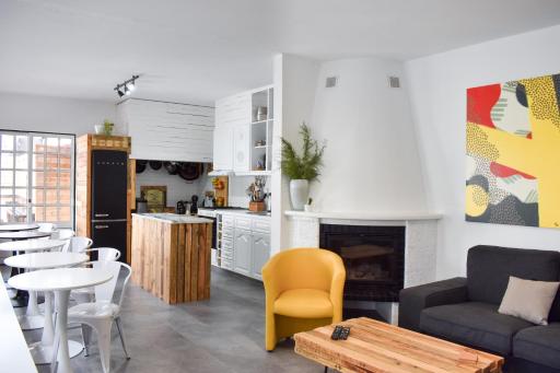 Say HELLO to your next vacation rental - Housity