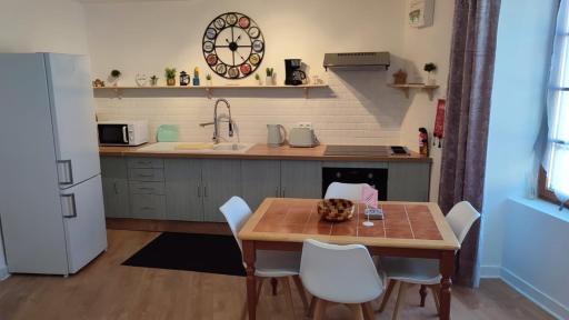 Salardine Apartments - Cosy Suite - Housity