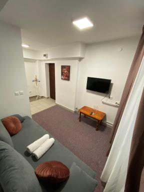 Red Studio 1 - Housity