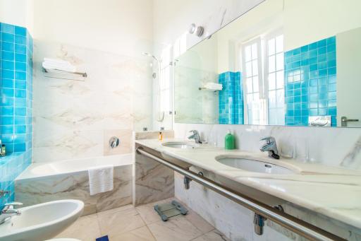 HOTEL LOUSAL Grandola - Housity