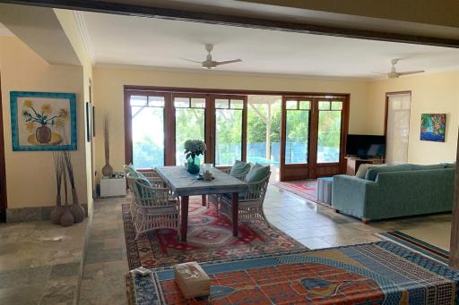 Beachfront Dolphin Cabin - Housity