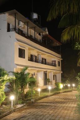 Wanderlust Resort - Housity