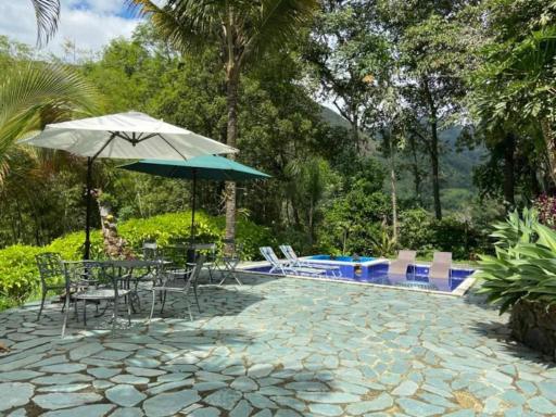 GRAN CHALET VILLA VALERIA NATURALEZA JACUZZI Y WIFI A DOS HORAS DE BOGOTA EN CLIMA CALIDO - Housity