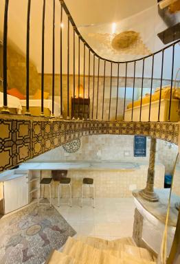 Ancient Roman Mansion - Housity