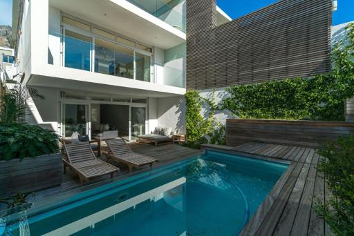 Bakoven Beach House - 4 bed, 3 bath - Housity