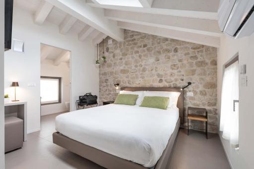 Portone180 Guest House - Housity