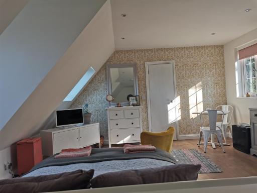 The Suffolk Cartlodge - Housity