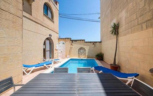 Lighthouse Accommodations - Ta’ Mikiel u ta’Marija - Housity