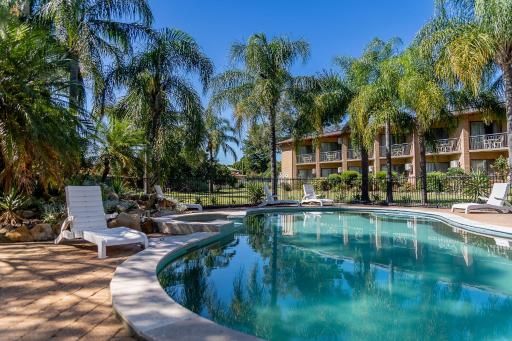 Charbonnier Motor Inn - Housity